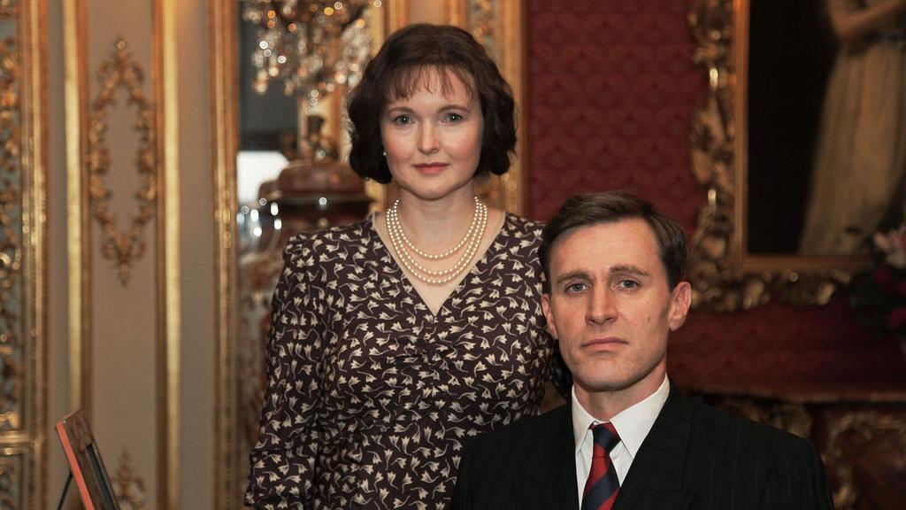 King George VI (John Sackville) and his wife, Queen Elizabeth (Emma Davies), during WW2.