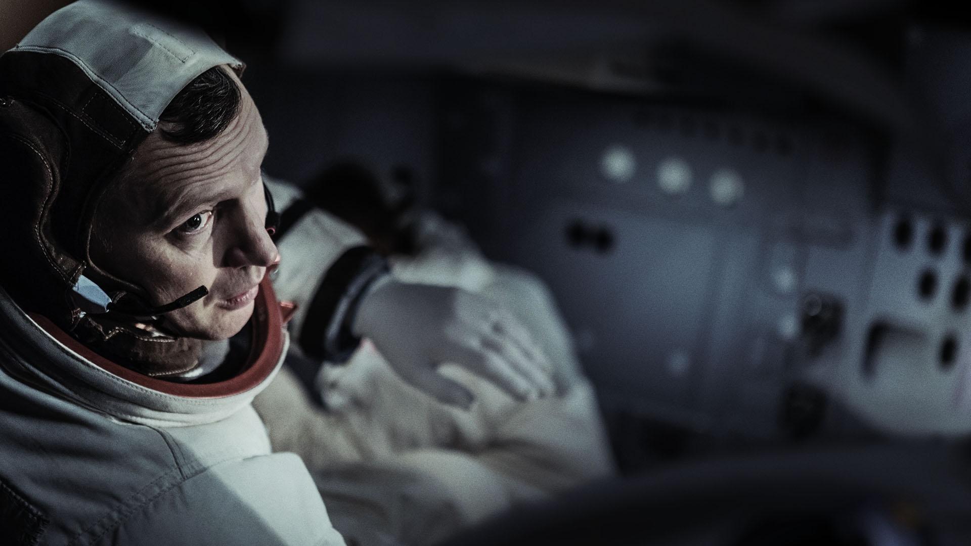 Neil Armstrong (Rufus Wright) on board the Command Service Module during the Apollo 11 mission.