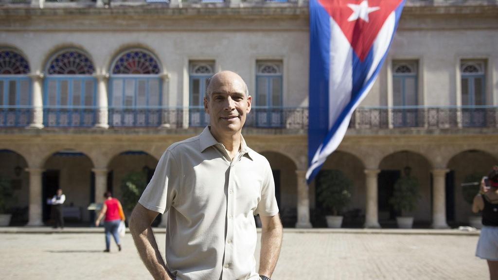 Geoffrey Baer at Plaza de Armas.