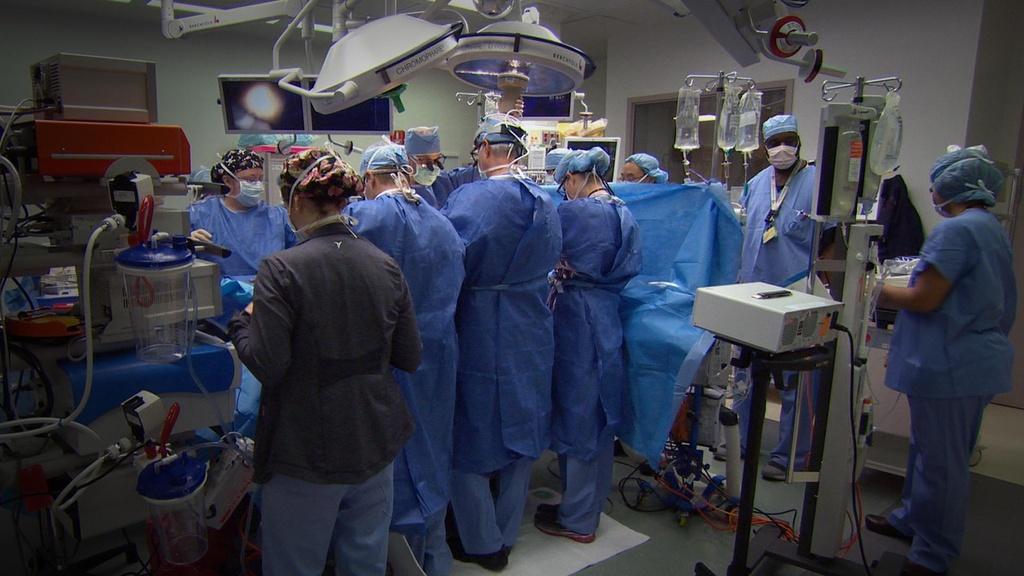 Surgeons begin fetal surgery for Spina Bifida on a baby of 23 weeks gestation.