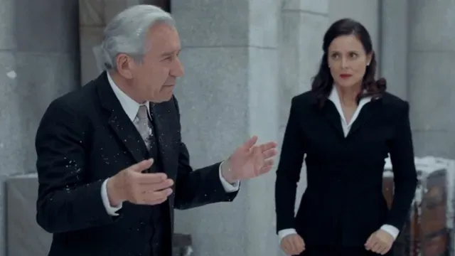 White Christmas poster frame