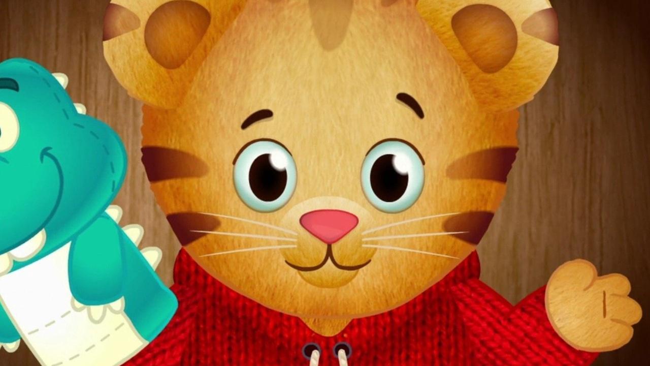 Daniel Tiger's Neighborhood Sharing at the Library; Daniel Shares With ...