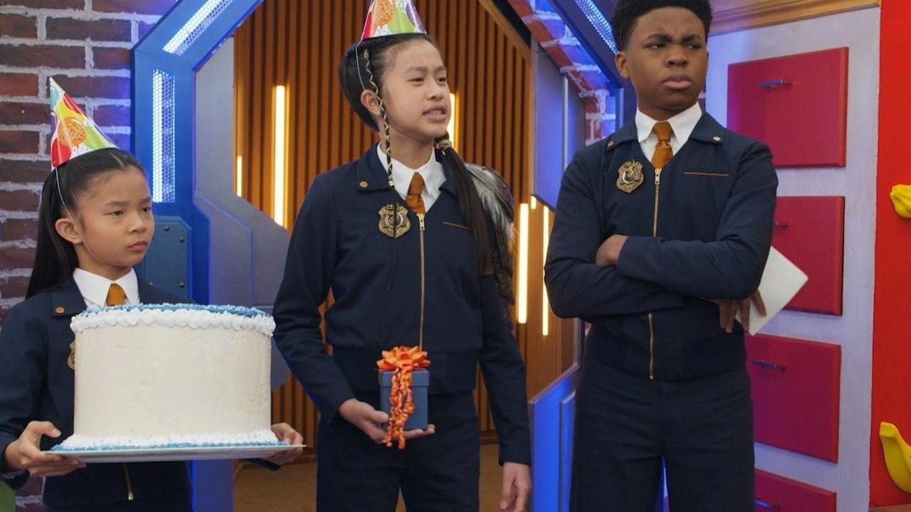 Odd Squad Set Lasers to Profit; Villains Helping Villains