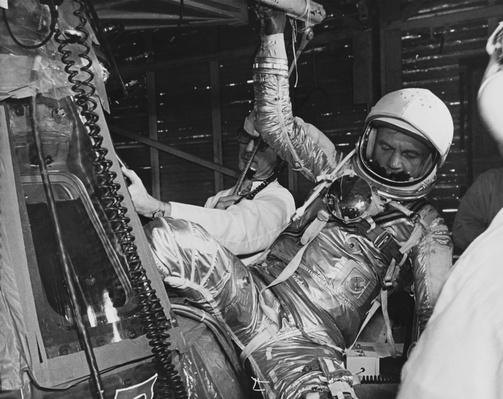 Astronaut John Glenn | NASA Missions and Milestones in Space Flight ...