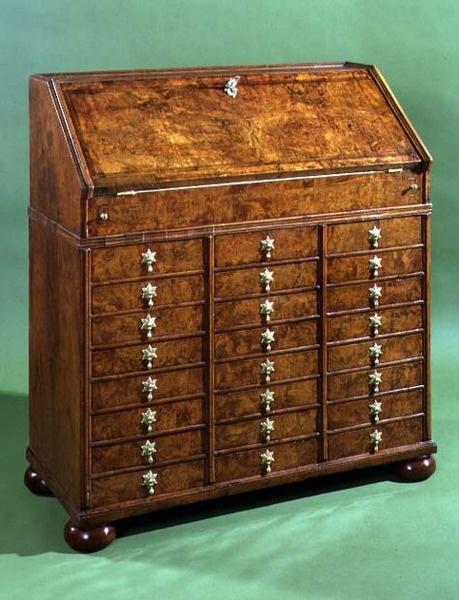 Bureau With Many Small Drawers And Bun Feet C 1710 Pbs