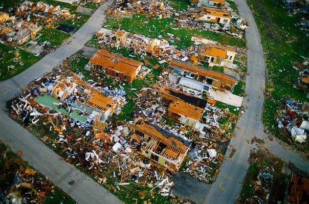 Trailer homes destroyed by Hurricane Andrew, Florida [1992] | Natural ...