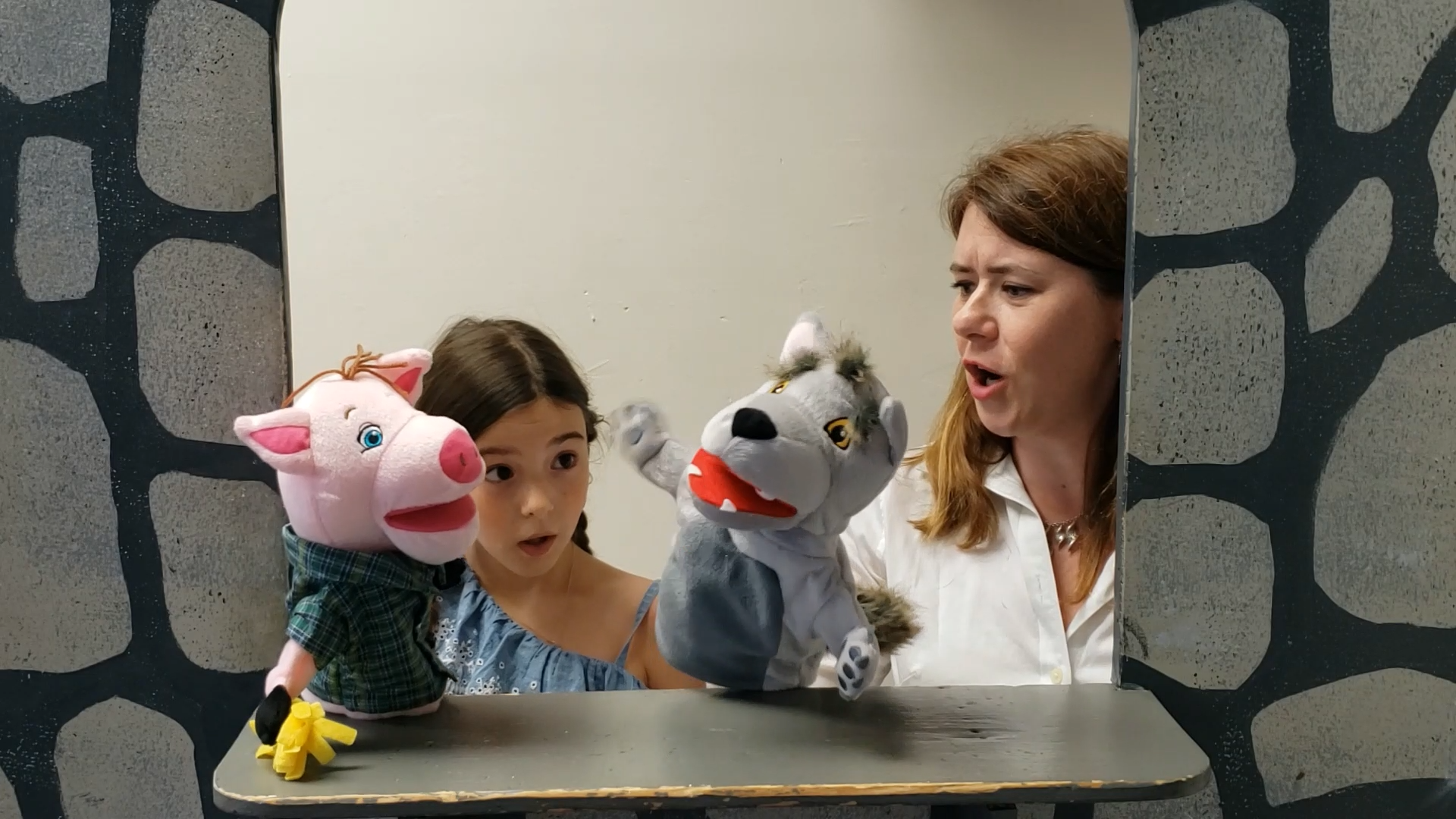 The Three Little Pigs - Children's Puppet Show 