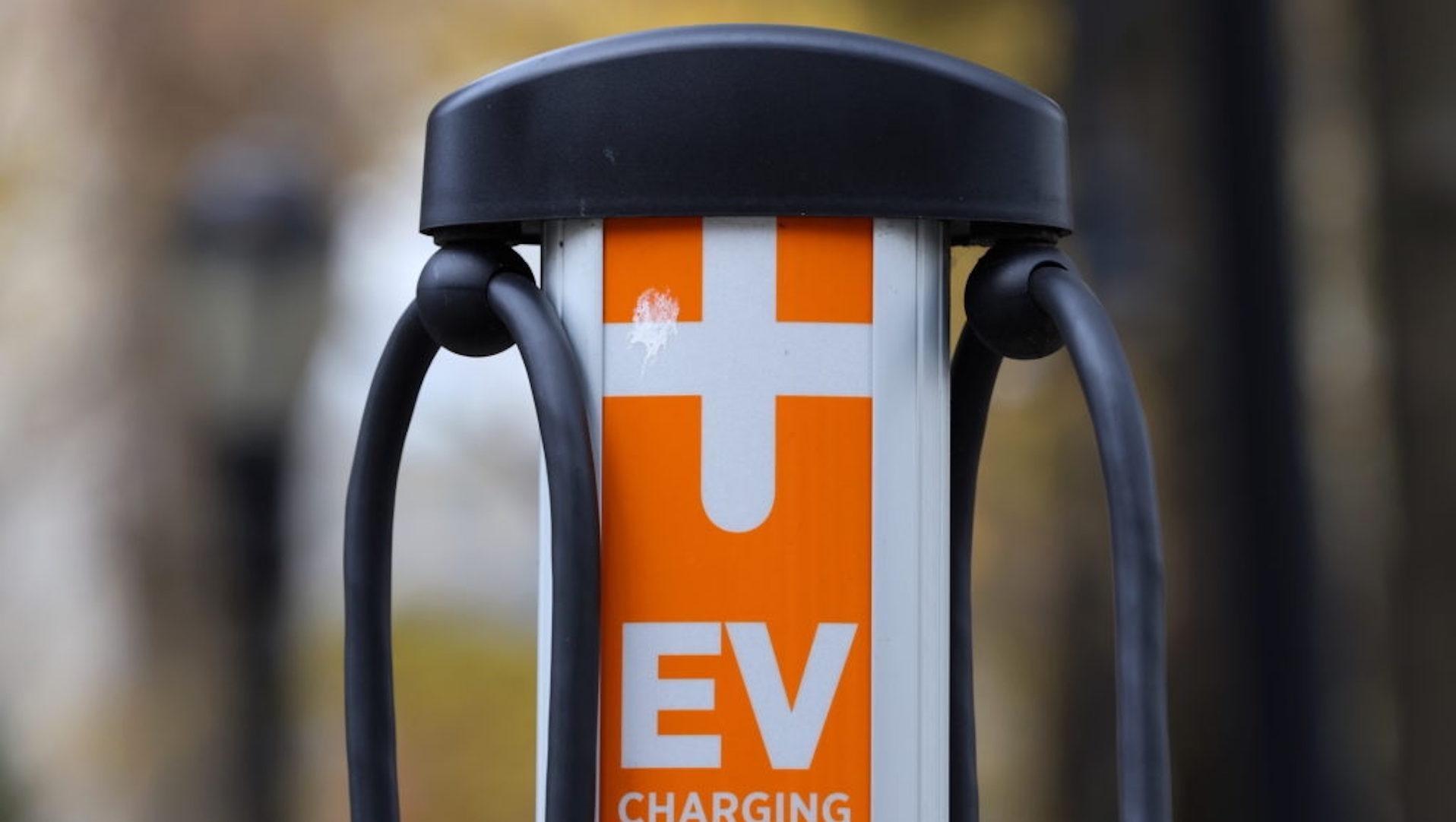 why-electric-cars-aren-t-all-over-the-place-pbs-newshour-pbs