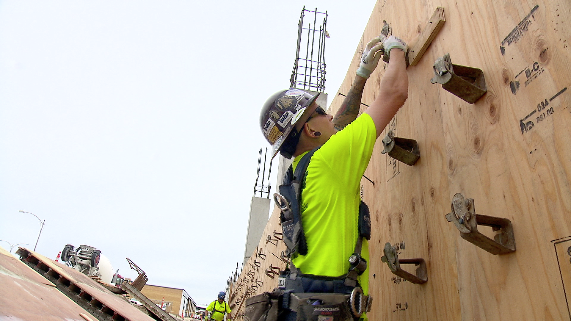 CARPENTER APPRENTICE WAGES CALIFORNIA intelligence overview