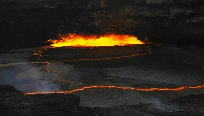 What type of plate boundary formed Kilauea?