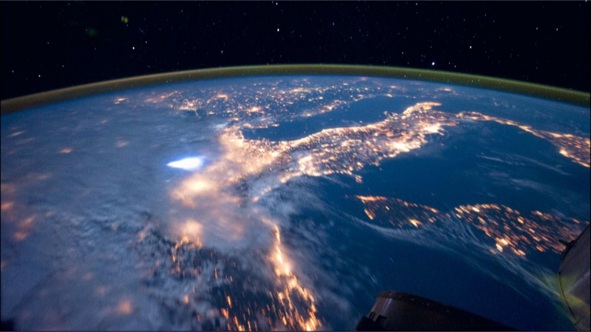 Nova Earth From Space Lightning Produces Nitrates Pbs Learningmedia