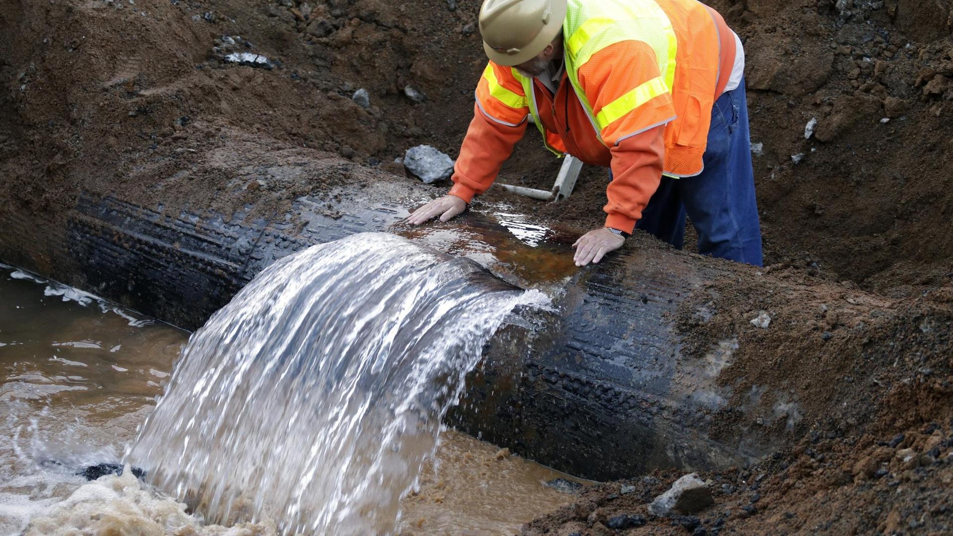 What water main breaks say about aging U.S. infrastructure | PBS News ...