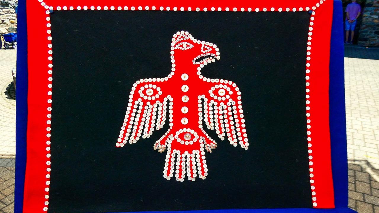 Antiques Roadshow | Appraisal: Tlingit Child's Blanket, ca. 1960