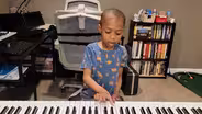 AYANFEOLUWA PLAYS PIANO SCALES!
