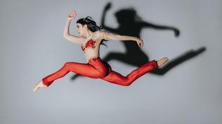 Ballerina uses art to express solidarity with Iran protests