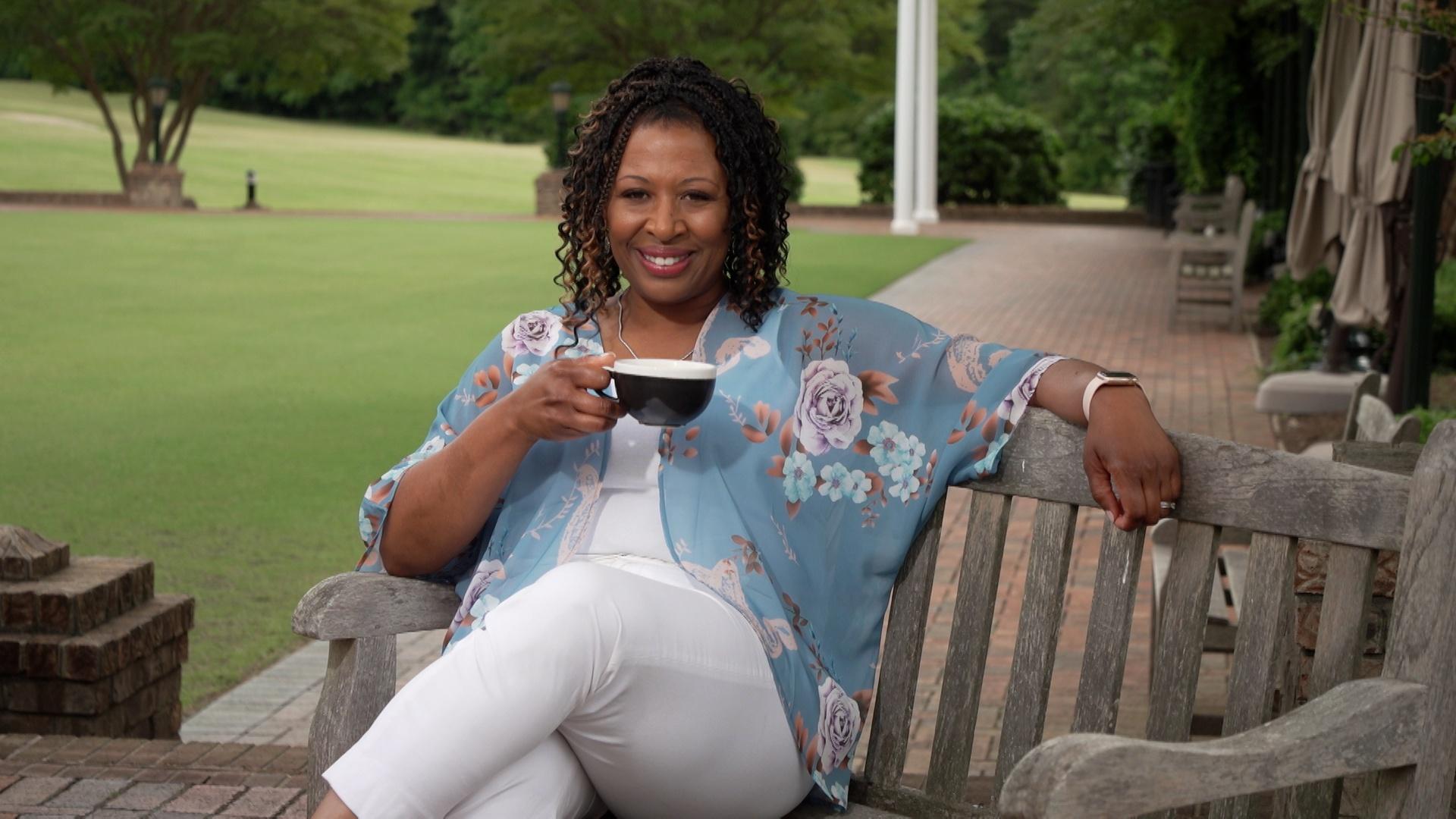 Need a place to unwind? Join us as we visit spas, wellness centers and a welcoming golf club.