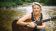 Laurelyn Dossett