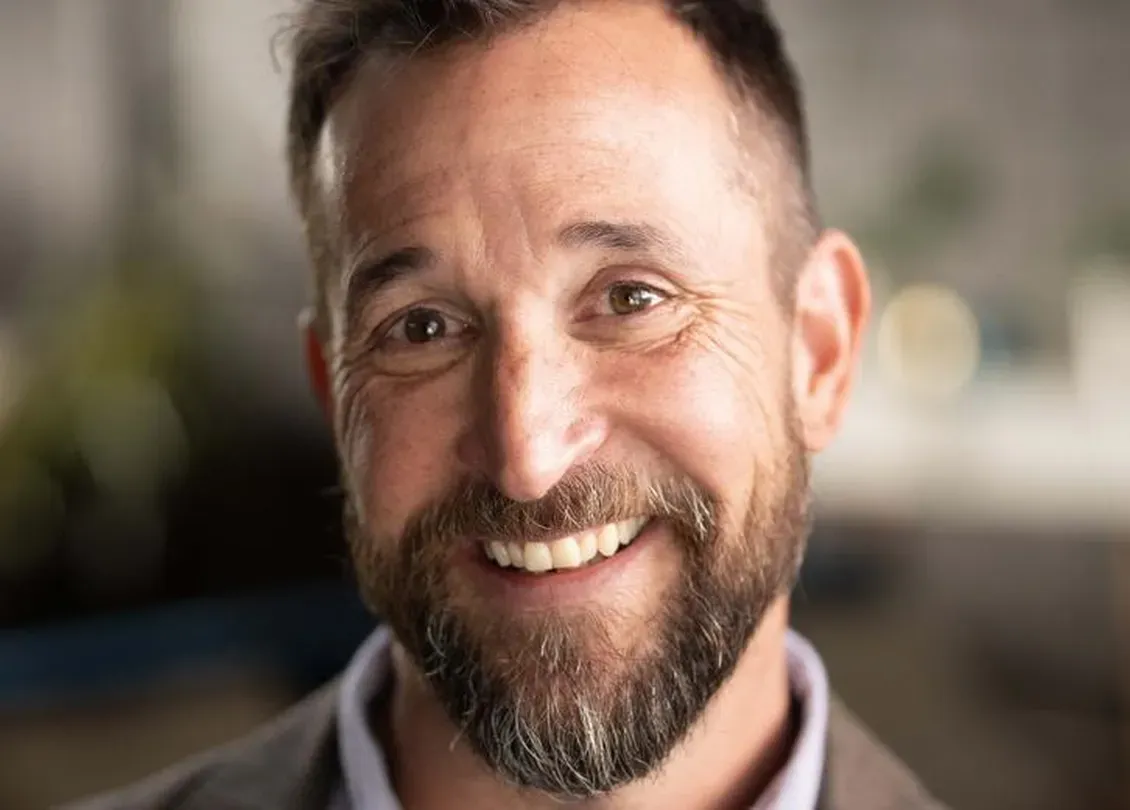 Noah Wyle, Walking The Talk