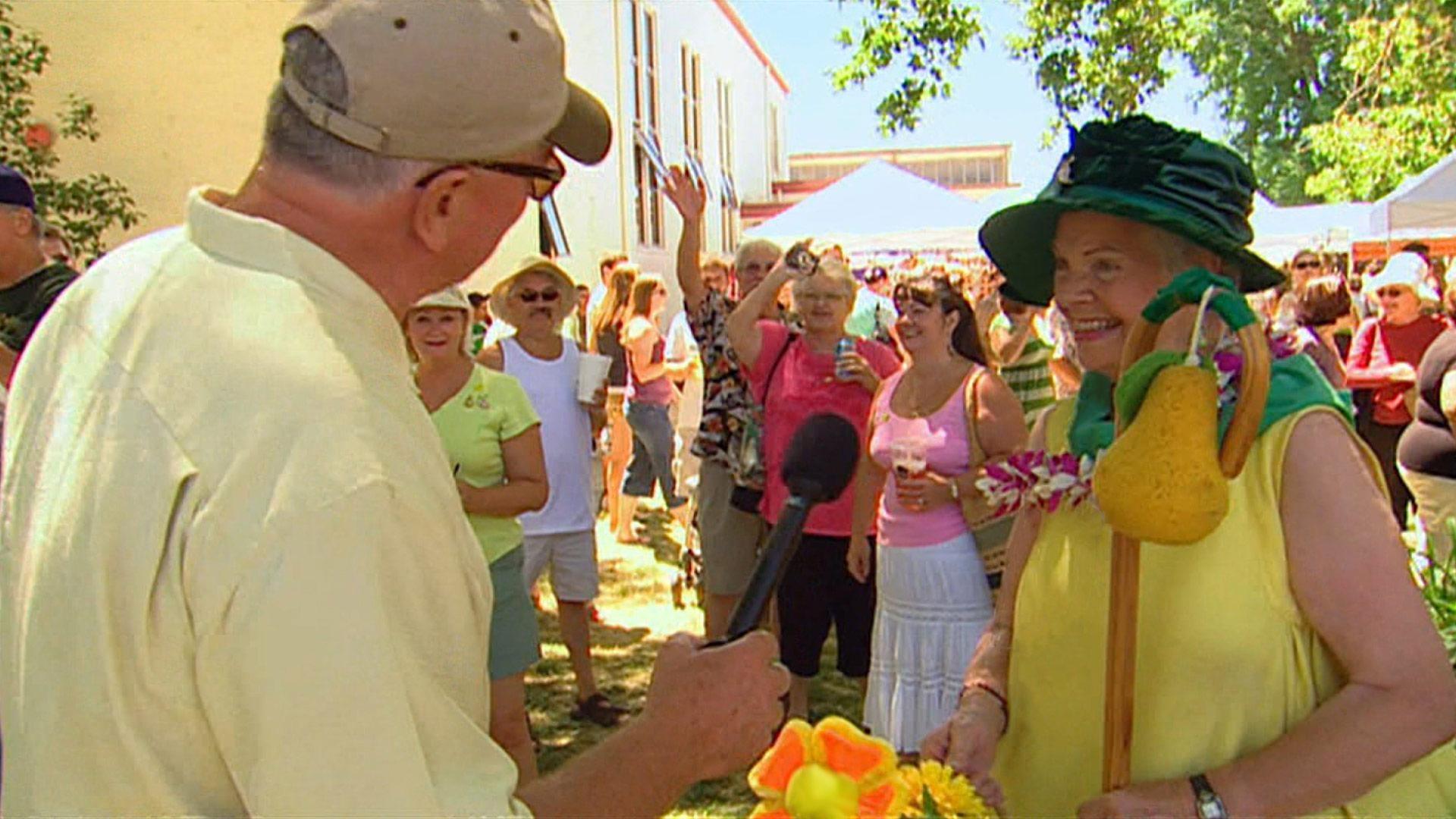 Watch Huell Goes to a Pear Fair to Try Pear Ice Cream and Pear Vinegar | California's Gold with Huell Howser Season 10 - Vimarsana News