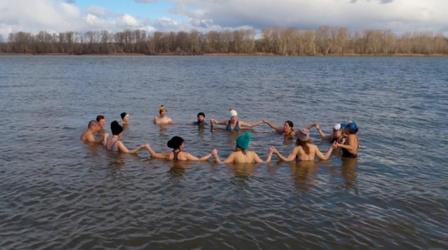 Video thumbnail: Oregon Field Guide Cold Dipping