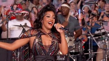 Mickey Guyton Performs "All American"