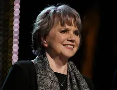 Singer Linda Ronstadt reflects on her roots in new book