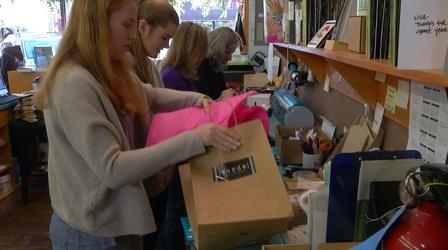 Video thumbnail: NJTV News Last-minute holiday shoppers look for something special