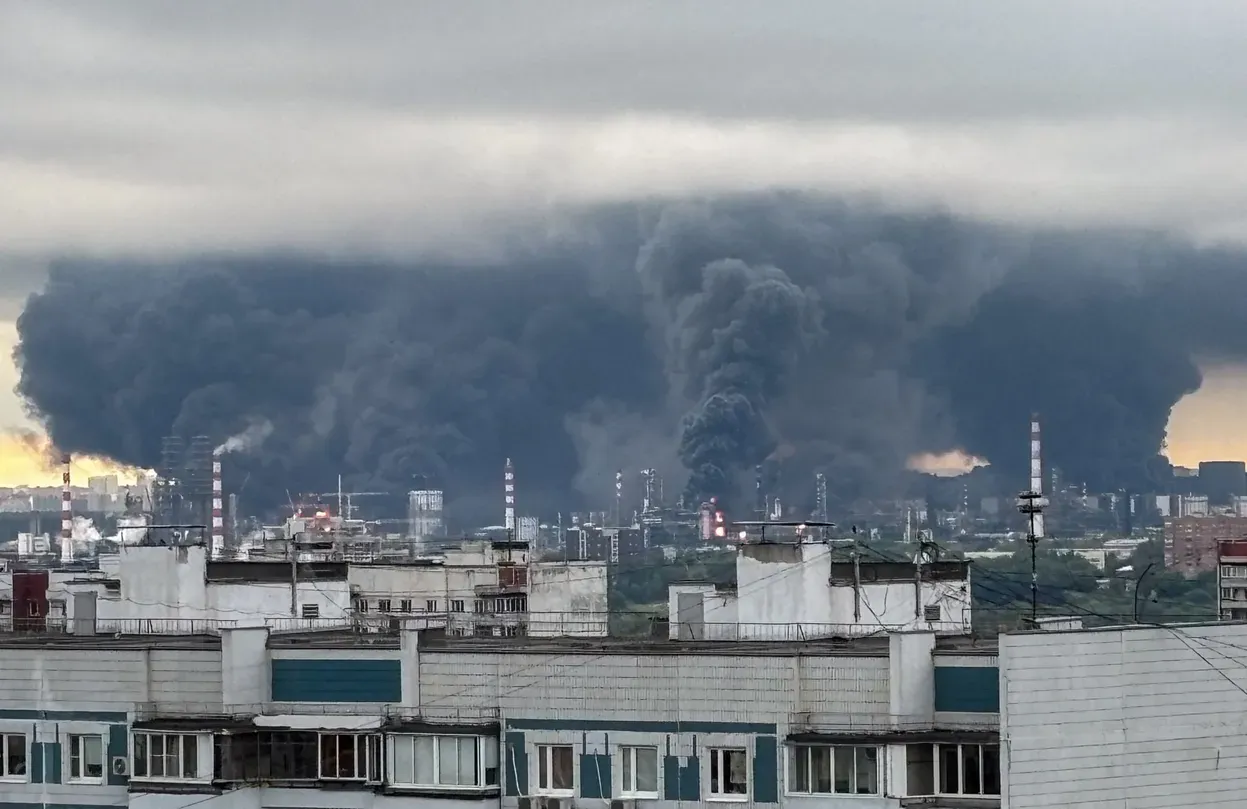 News Wrap: Ukraine strikes major oil refinery near Moscow