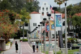U.S. colleges struggle with decision to reopen in the fall