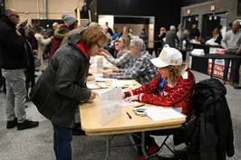 Trump looks to New Hampshire after big win in Iowa