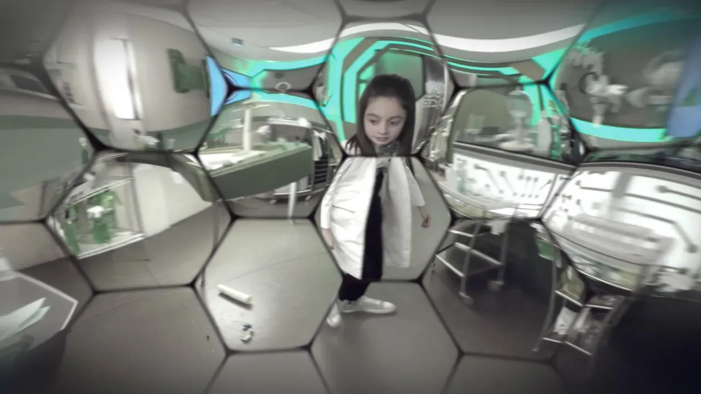 Two Agents and a Baby/Ocean and the Fly