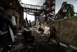 How can world leaders respond to Putin's nuclear threat?