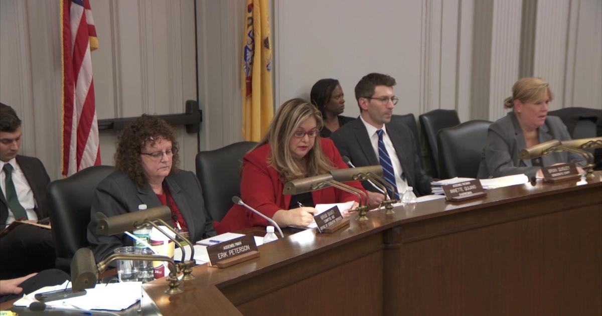 Assembly committee passes driver's license bill extension