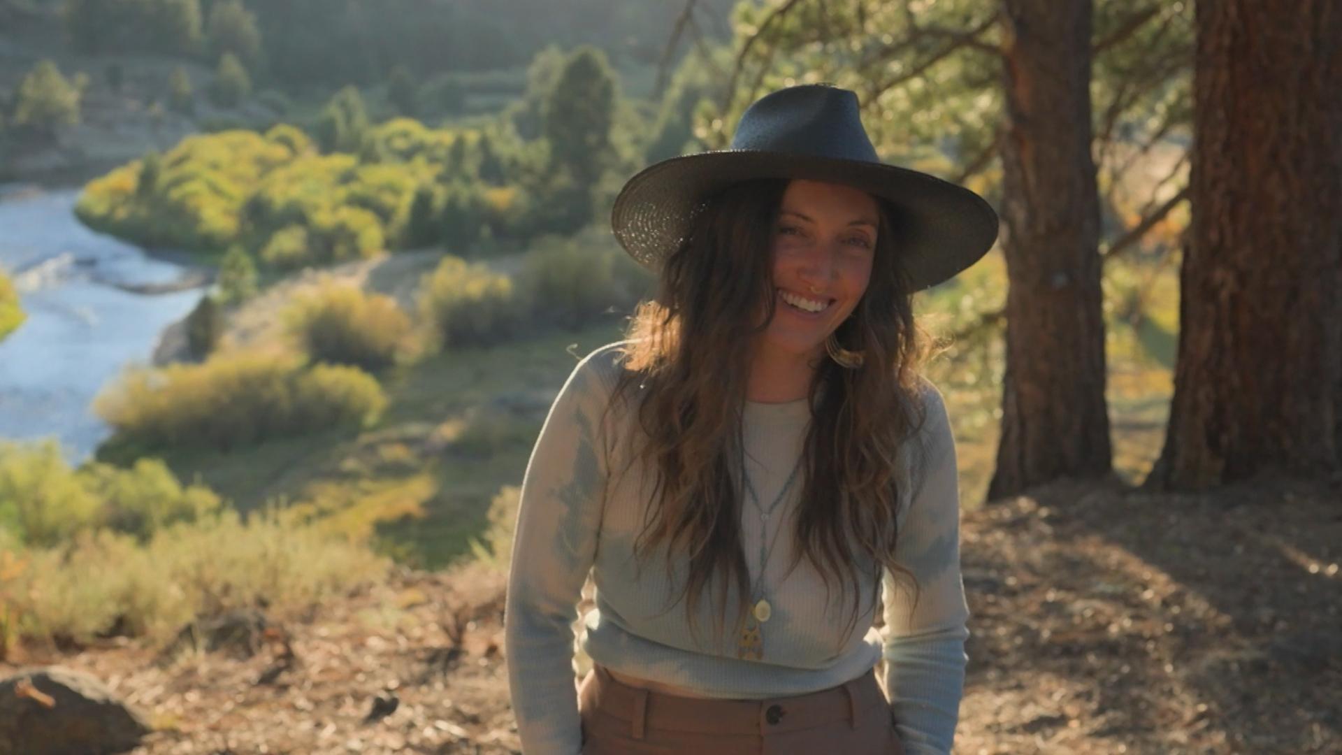 In this episode of ARTEFFECTS, we meet natural healer and herbalist Sara LaShelle.