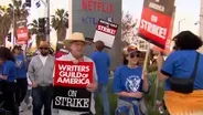 Writers' strike could last a 'long time,' labor expert says