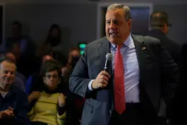 Chris Christie positions himself as alternative to Trump