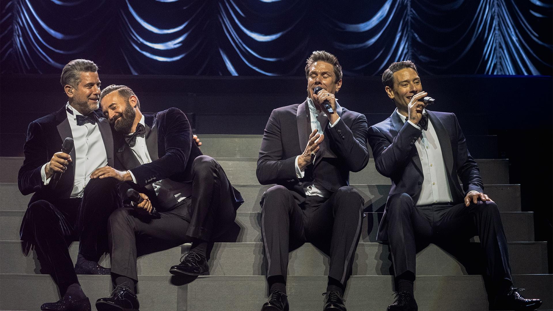 Il Divo singing on stage.