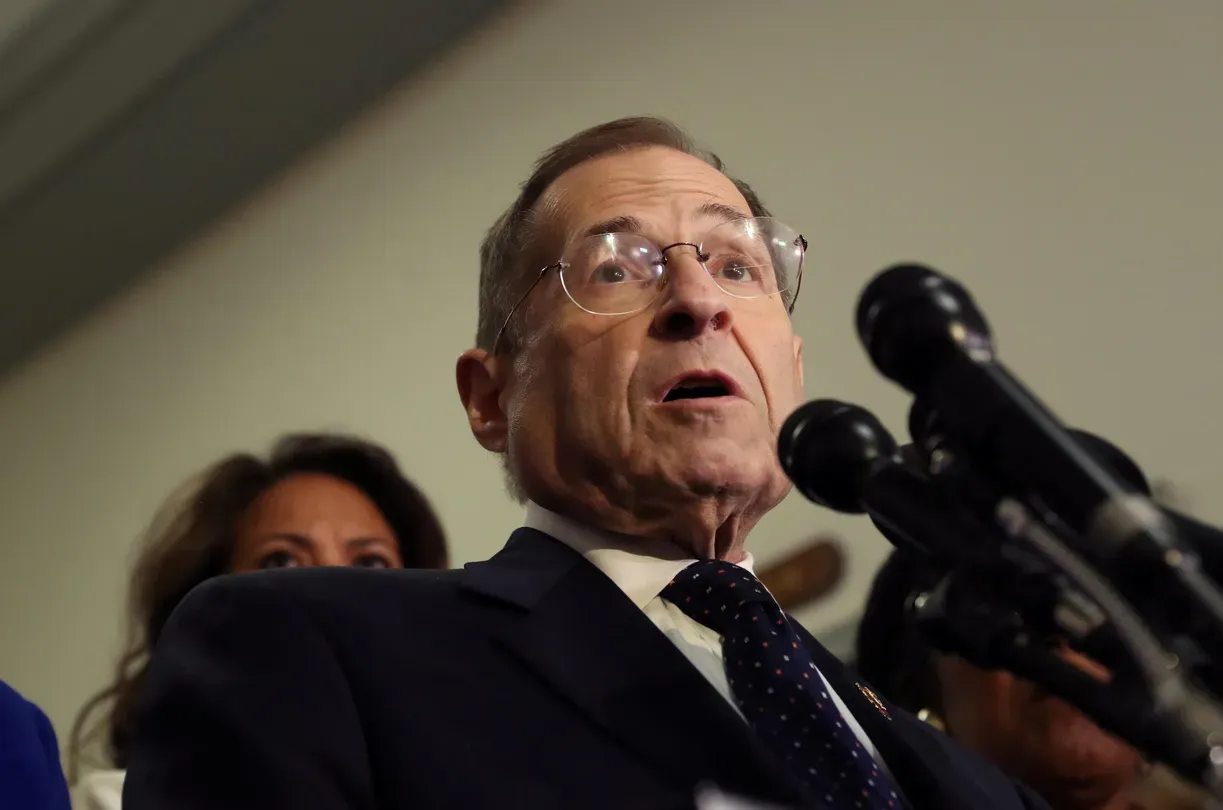 News Wrap: DOJ agrees to release some Mueller evidence