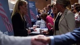 Video thumbnail: PBS NewsHour December jobs, wages report is burst of good economic news