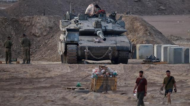 News Wrap: At least 25 people killed at Gaza aid sites