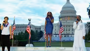 Yolanda Adams Performs "Put a Little Love in Your Heart"