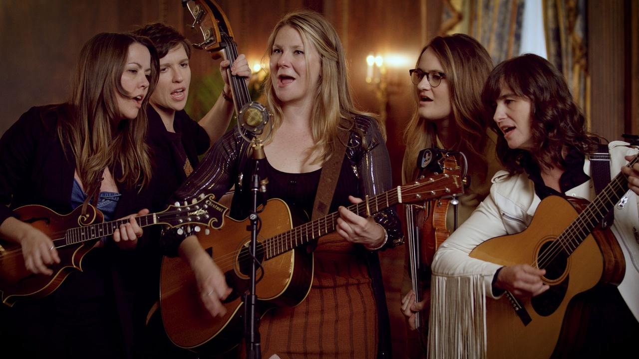 David Holt's State of Music | Della Mae Band Plays Their Song 