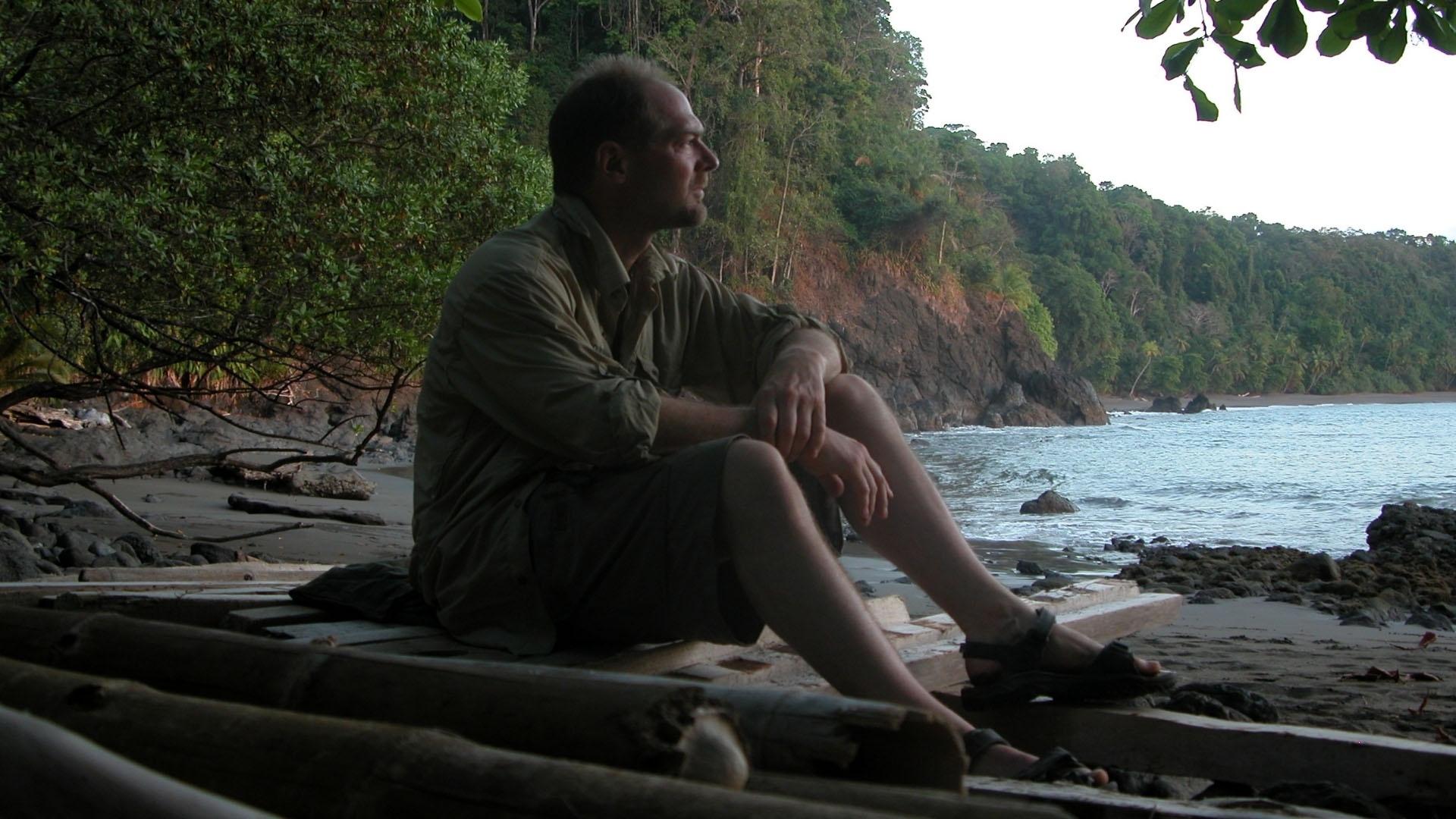 Marooned on Costa Rica’s Osa Peninsula, Les copes with deadly snakes, spiders, and scorpions.