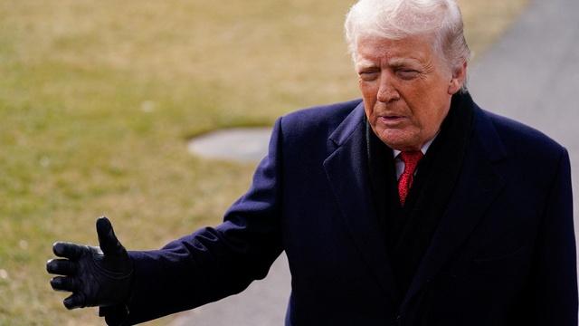 News Wrap: Trump ramps up Greenland takeover threat