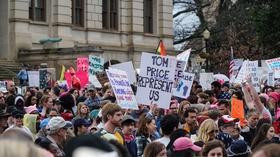 Video thumbnail: MetroFocus #METOO AND SPEAKING OUT AGAINST HARASSMENT
