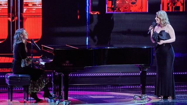 Sara Bareilles & Jessie Mueller Sing 