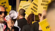 United flight attendants join ‘day of action’ at Newark