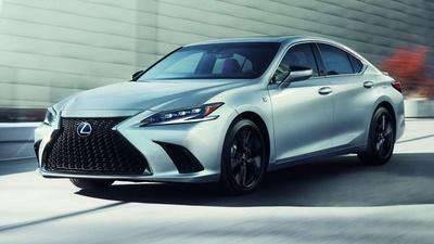 2023 Lexus ES300h & 2023 Kia Telluride