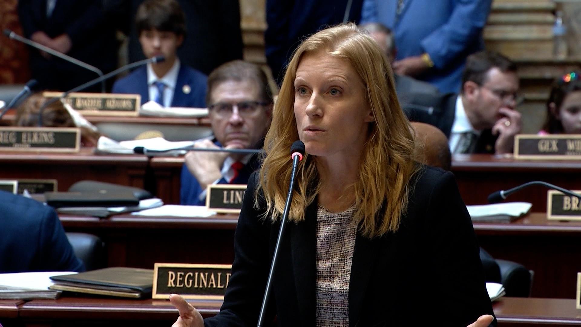 Bill Requiring Moment of Silence In School Advances