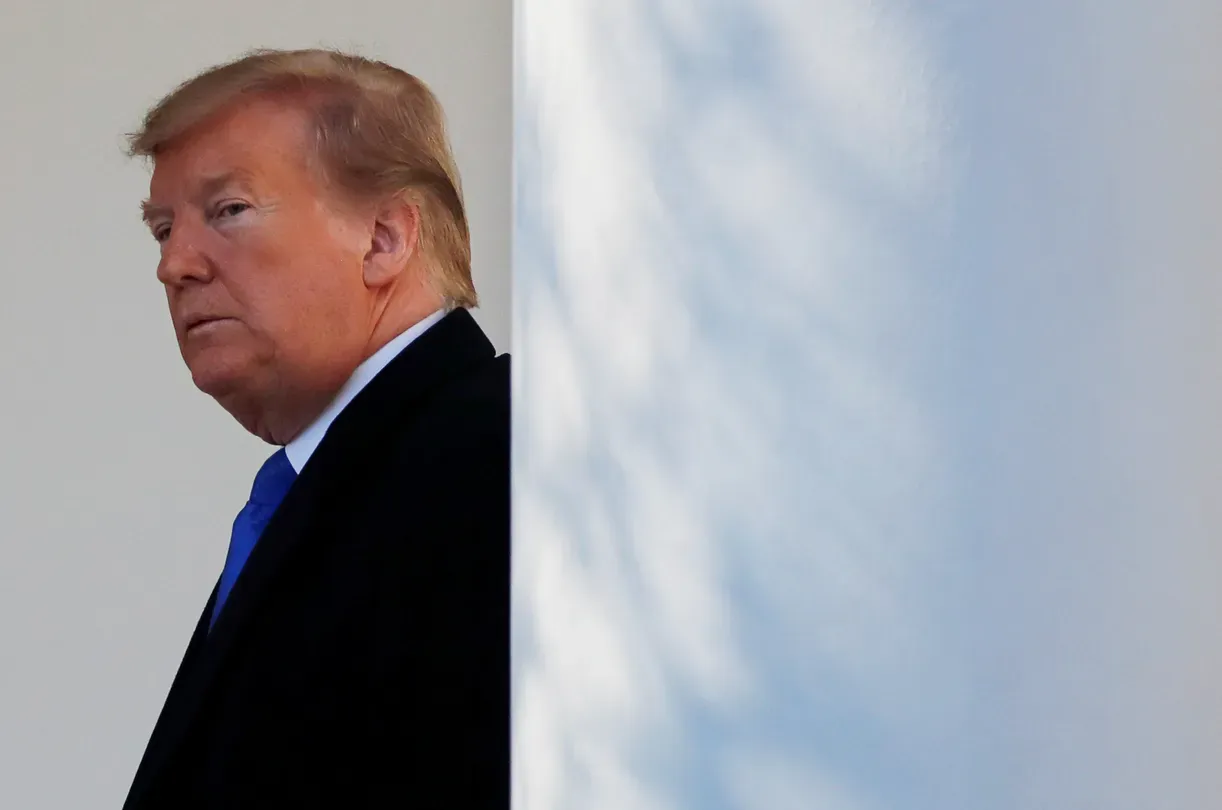 News Wrap: Trump blasts former advisers over Mueller details